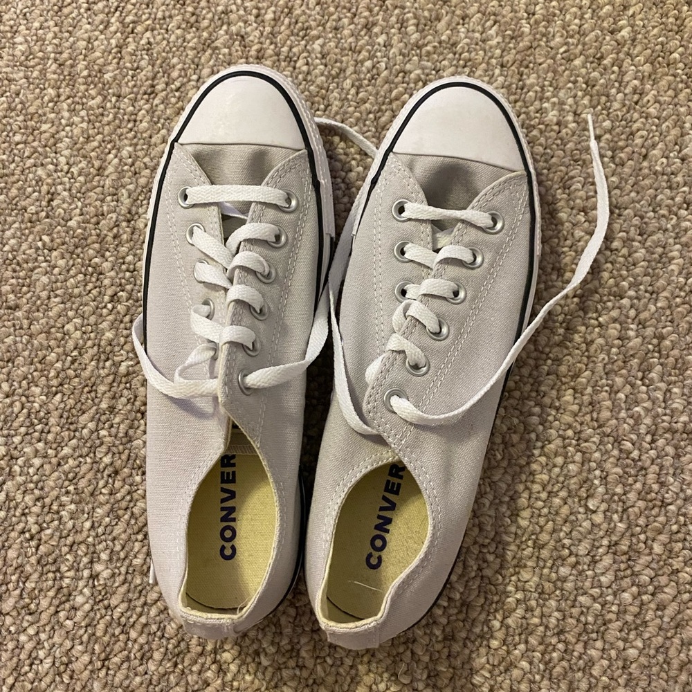 cream/white converse brand new